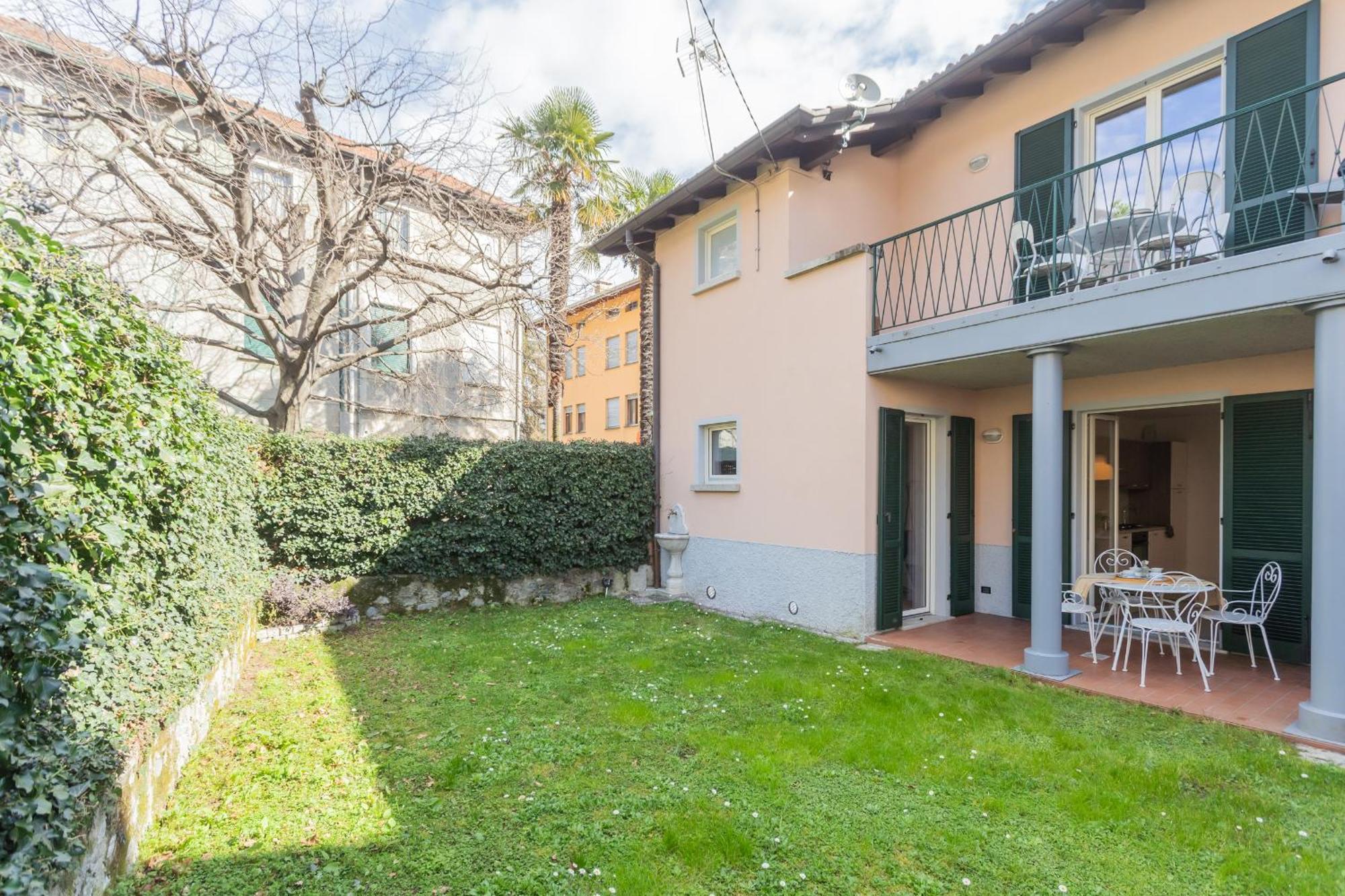 Ponente Balcony & Garden By Rent All Como Gravedona Extérieur photo