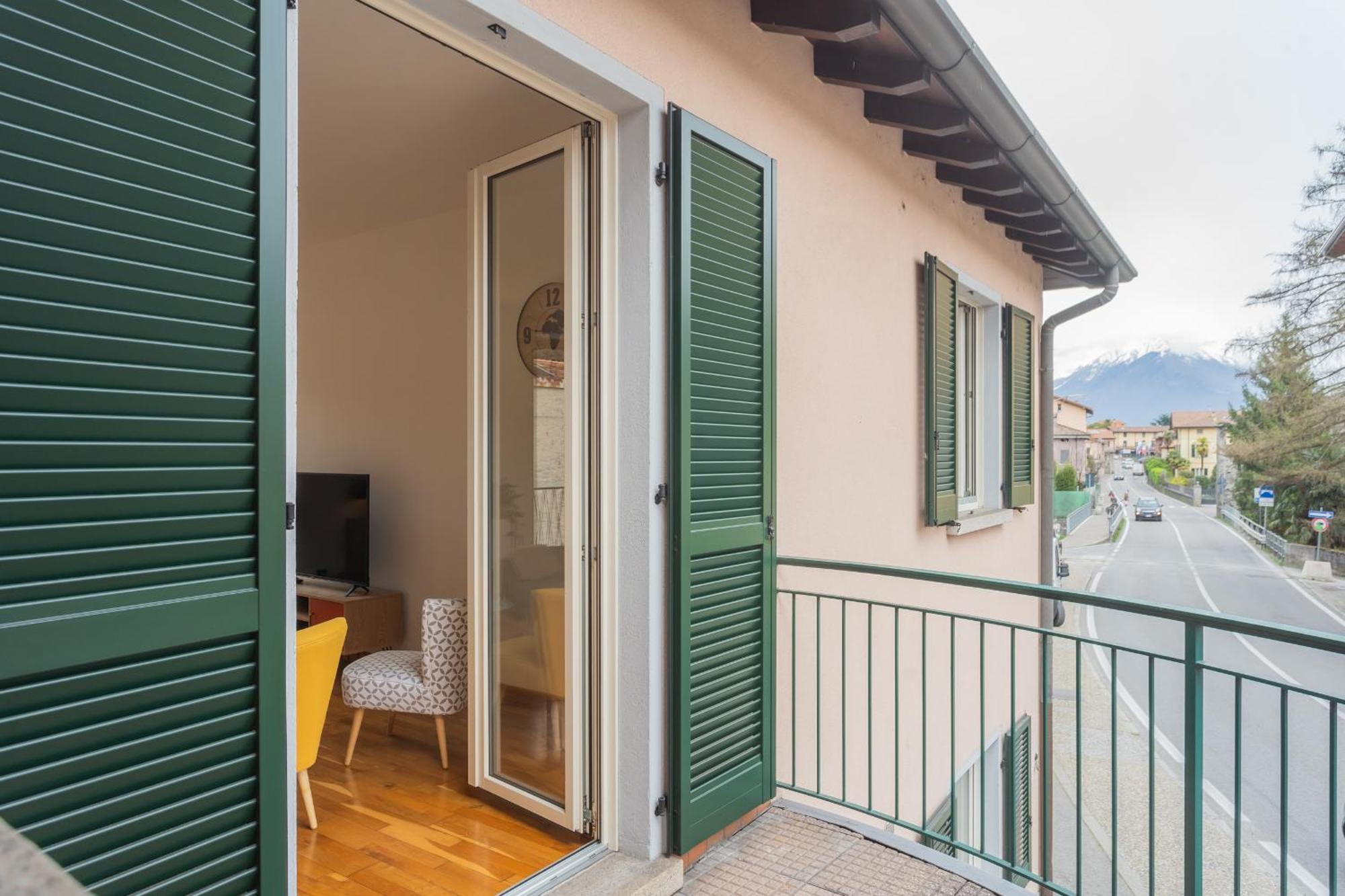 Ponente Balcony & Garden By Rent All Como Gravedona Extérieur photo